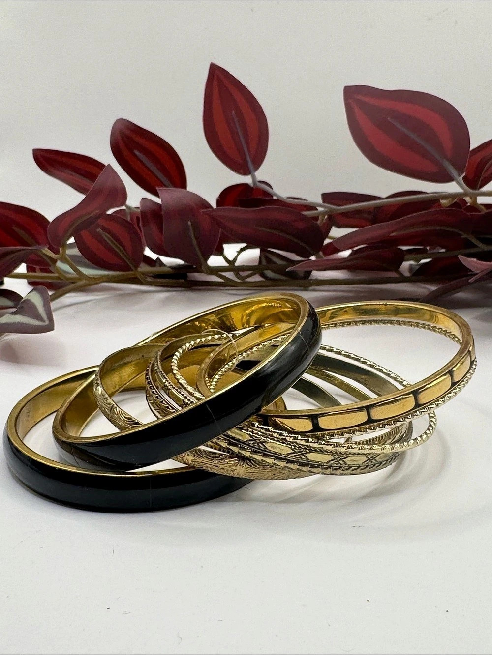 Chico's Black & Gold Bracelet Stack (BN3/po)